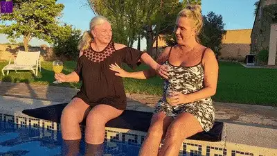 RosellaExtrem - Together with Julia Pink - pissed into the mouth from the Pool-Boy!