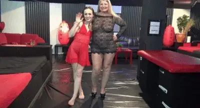 RosellaExtrem - Lesbo piss action! Extreme mouth pissing! Teen-Girl and a Milf, piss each other in the mouth!