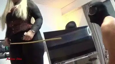 Madame Ellen Expert in scat - Madame Ellen`s Beginner slave trained to eat my shit