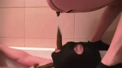 LadyMfeedingtoilets - Lady M shit feeding with dirty socks