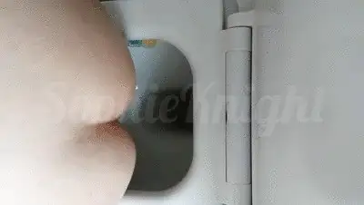 SophieKnight - Quick dump in the toilet