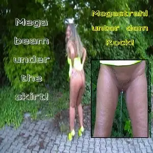 RosellaExtrem - Mega beam under the skirt!