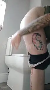 SophieKnight - Front view of me peeing on the loo