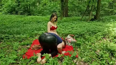 EATINGALLSHITFROMGODDESSES - NoirQueenie and Faith - forest adventures part 4 - food humiliation and human toilet