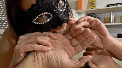 Madame Marissa - Biting the slave's fingers and hands