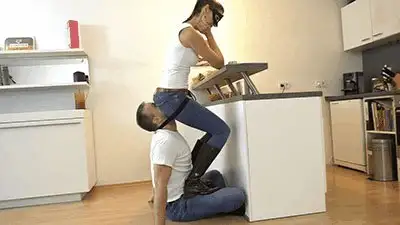Madame Marissa - Extreme facesitting for my human bar stool!