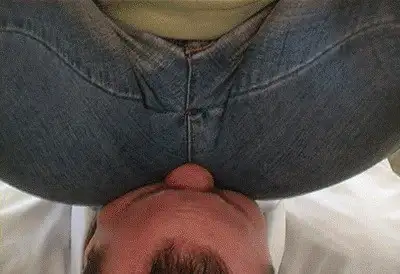 Boss Girls Productions - Jeans-facesitting with Eve Milargo! (Real Player)