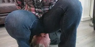 Boss Girls Productions - Is she too heavy? (WMV Low Resolution)