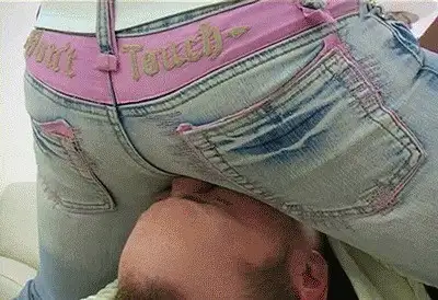 Boss Girls Productions - Lia has got the control! (WMV Low Resolution)