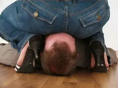 Boss Girls Productions - Jeansfacesitting torture with Lexa!