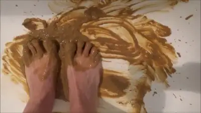 Under Mistress Roberta ass! - Mistress Roberta - Diarrhea for breakfast on my feet pov