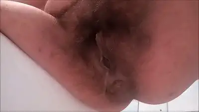 Under Mistress Roberta ass! - Mistress Roberta - Naked feeding leftovers pov