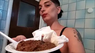Under Mistress Roberta ass! - Mistress Roberta -Cold breakfast with enema pov