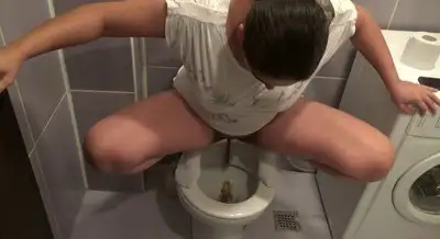 Under Mistress Roberta ass! - Mistress Roberta - delicious big breakfast-pov