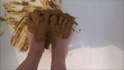 Under Mistress Roberta ass! - Mistress Roberta - Fresh diarheea on my feet pov