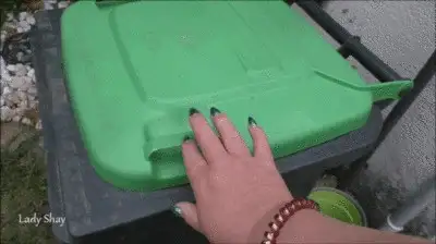 Lady Shay - Trash bitch live in my trash can
