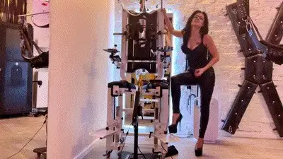 Mistress BlackDiamoond - My fucking machine fucks you! - SD