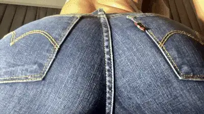 Goddess Nika - Chair 4 My Levi's