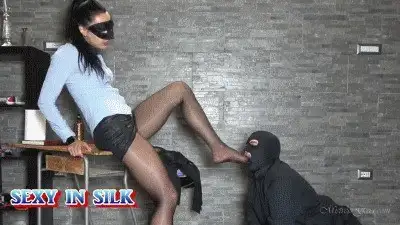 Gaia Femdom - MISTRESS GAIA - SEXY IN SILK - HD