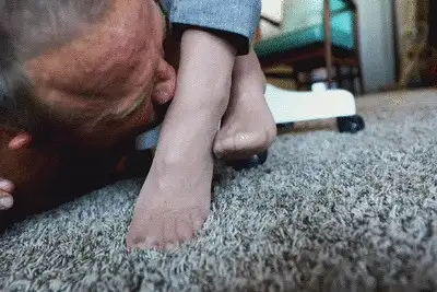 Zephy Divine - Worship the nylon feet of your Female Boss