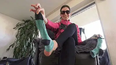 Madame Marissa - Smell my sweaty shoes, socks and feet after jogging!