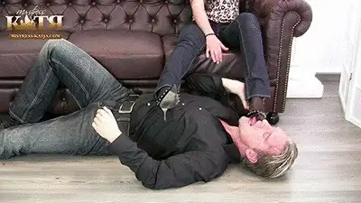 Mistress Katjas Clips & Pictures - 11-002 - Lick my steel heels and smell my feet (WMV - HQ - High Definition)