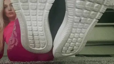 Goddess Nika - Stinky Sneakers