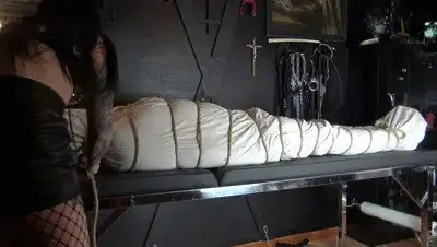 Mistress Nyx - TEASING AND FACE SITTING TO THE MUMMY