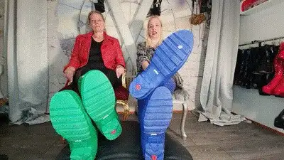 Lady Karame's Kingdom - Our hunter rubber boots green and blue
