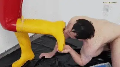 Lady Karame's Kingdom - The cleaning slave is allowed to lick my yellow Hunter rubber boots