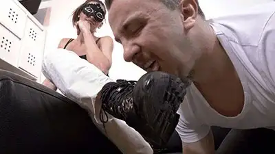 Madame Marissa - Slave has to clean dirty hiking boots with his tongue