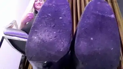 Goddess Nika - Boot Slave Training