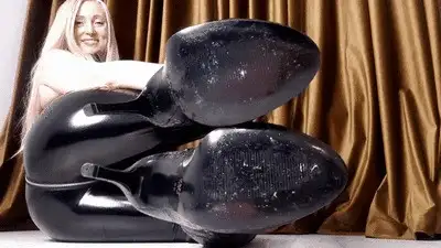 Goddess Nika - Goddess Boots Worship