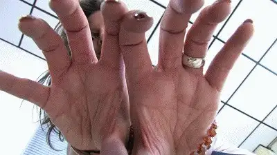 Boss Girls Productions - Emely's big hands