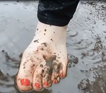 Lady Karame's Kingdom - Muddy Feet
