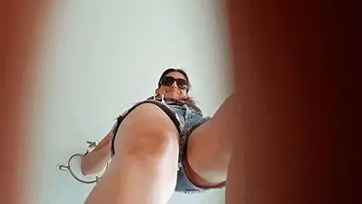 Madame Marissa - Crushing you, disobedient tiny slave!