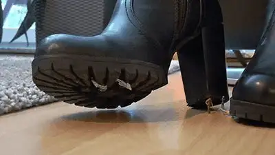 Madame Marissa - Invasion of tiny people in the giantess' apartment