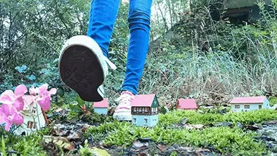 Madame Marissa - Giantess destroys the tiny village