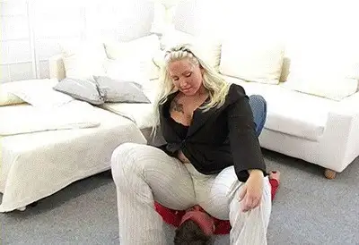Boss Girls Productions - BBW Lady Cathy´s smother torture (WMV Low Resolution) (WMV Low Resolution)