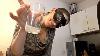Madame Marissa - Spit-drink and spit-toast