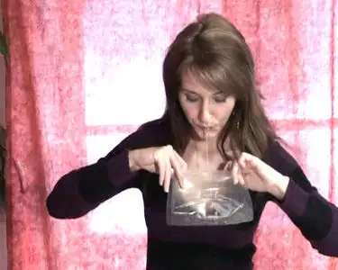 HERRIN LADY ANJA - Speichel abfüllen