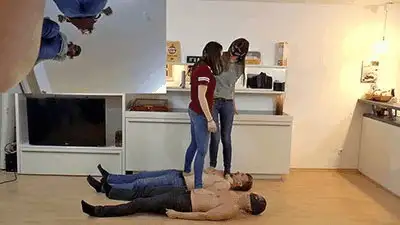 Madame Marissa - 2 throats under 4 bare feet