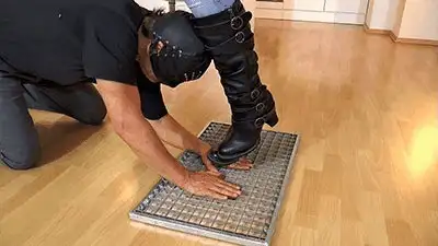 Madame Marissa - Extreme hand trampling torture
