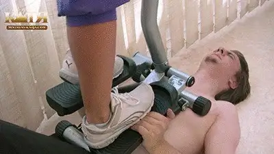 Mistress Katjas Clips & Pictures - 13-004 - Hands trampled and body crushed (WMV - HQ - High Definition)