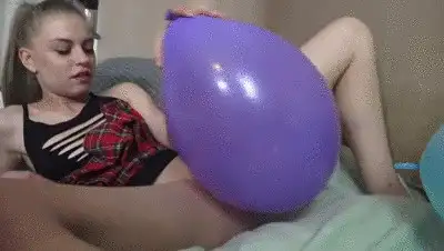 Femdom Austria - Naughty Teen Babe Ballon Fun!