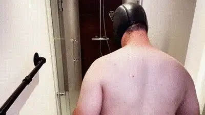 MissAlessaMilano - Slave stinks, off to the pee shower