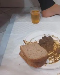 Desidubai - Shit hamburger and a glass of piss