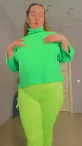 LadyVikkiWet - Bright outfits