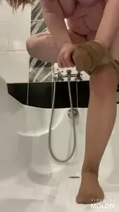 LadyVikkiWet - Shit in nylon