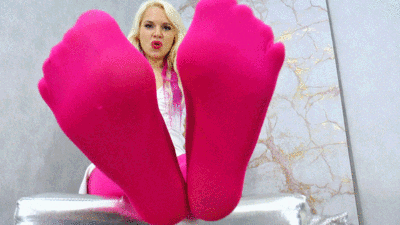 Princess Serena - Intensive foot task for you, house slave!